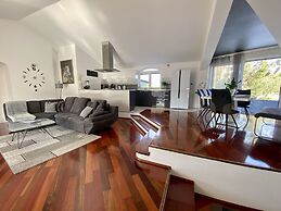 Stunning 3-bedroom Villa With a Private Pool-pula