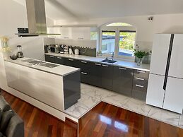 Stunning 3-bedroom Villa With a Private Pool-pula