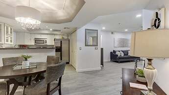Executive 2 Bdrm Condo in the Heart of Biltmore!
