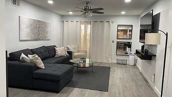 Executive 2 Bdrm Condo in the Heart of Biltmore!