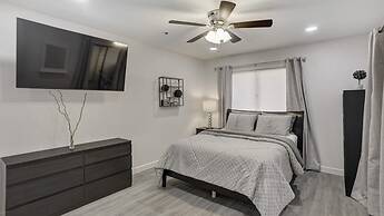 Executive 2 Bdrm Condo in the Heart of Biltmore!