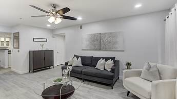 Executive 2 Bdrm Condo in the Heart of Biltmore!