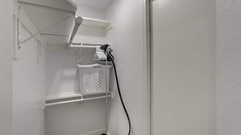 Executive 2 Bdrm Condo in the Heart of Biltmore!