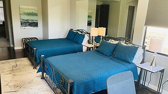 Luxury Contemporary Sanctuary w/ Pool and Views!