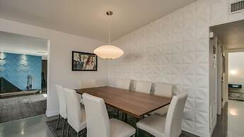 Mid-century Modern W/backyard Oasis, Putting Green