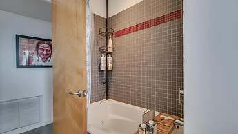 Mid-century Modern W/backyard Oasis, Putting Green