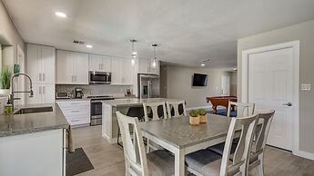 Tempe Remodel w/ Sparkling Pool and Game Room!