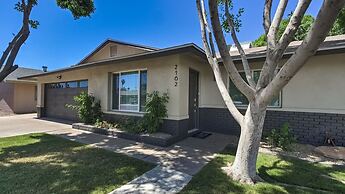 Tempe Remodel w/ Sparkling Pool and Game Room!