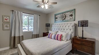 Tempe Remodel w/ Sparkling Pool and Game Room!