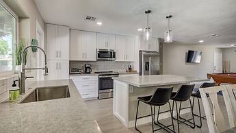 Tempe Remodel w/ Sparkling Pool and Game Room!