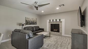 Tempe Remodel w/ Sparkling Pool and Game Room!