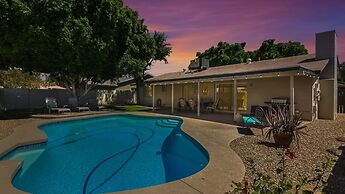 Tempe Remodel w/ Sparkling Pool and Game Room!