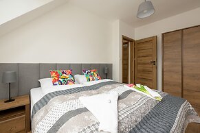 Zielona 11 Apartments by Renters