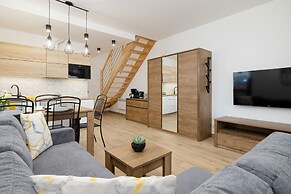 Zielona 11 Apartments by Renters