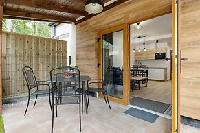 Zielona 11 Apartments by Renters