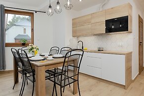 Zielona 11 Apartments by Renters