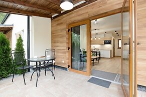 Zielona 11 Apartments by Renters