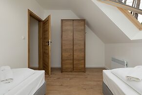 Zielona 11 Apartments by Renters