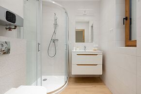 Zielona 11 Apartments by Renters