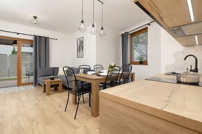 Zielona 11 Apartments by Renters