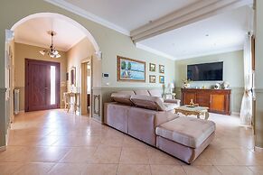 Villa Simone Vacation Villa With Wifi