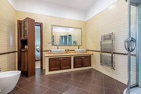 Villa Simone Vacation Villa With Wifi