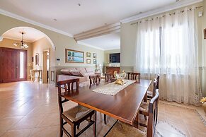 Villa Simone Vacation Villa With Wifi