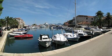 A2 - Modern apt With Balcony, sea View & Parking