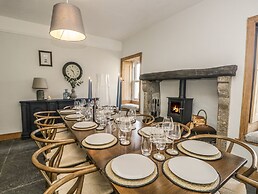 Grove House