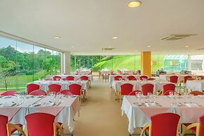 Almenat Embu das Artes, Tapestry Collection by Hilton