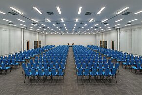 Almenat Embu das Artes, Tapestry Collection by Hilton