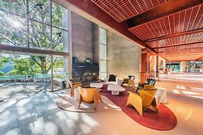 Almenat Embu das Artes, Tapestry Collection by Hilton