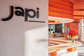 Almenat Embu das Artes, Tapestry Collection by Hilton