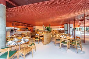 Almenat Embu das Artes, Tapestry Collection by Hilton