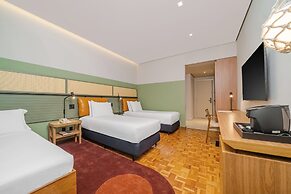 Almenat Embu das Artes, Tapestry Collection by Hilton