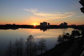 Fountain View. New! 3 Bedroom Condo by RedAwning