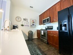 Fountain View. New! 3 Bedroom Condo by RedAwning