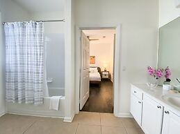 Fountain View. New! 3 Bedroom Condo by RedAwning