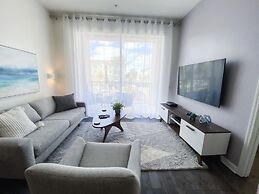 Fountain View. New! 3 Bedroom Condo by RedAwning