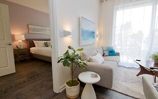 Fountain View. New! 3 Bedroom Condo by RedAwning