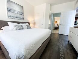 Fountain View. New! 3 Bedroom Condo by RedAwning