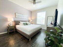 Fountain View. New! 3 Bedroom Condo by RedAwning