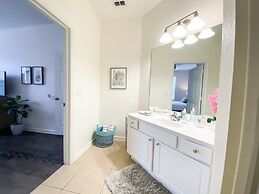 Fountain View. New! 3 Bedroom Condo by RedAwning