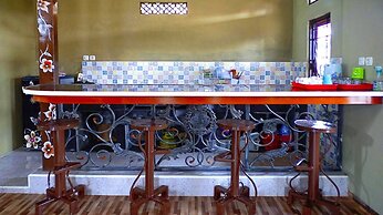 Villa Lisandsa by Ruang Nyaman