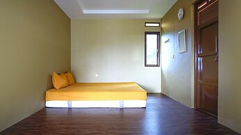 Villa Lisandsa by Ruang Nyaman