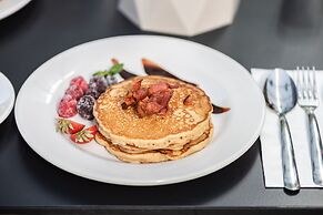 Fulton Business Luxury Hotel