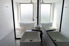 Fulton Business Luxury Hotel