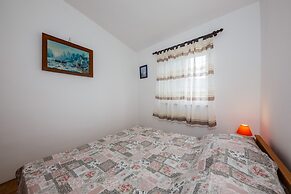 A1 - apt w. the sea View, two Terraces and Garden