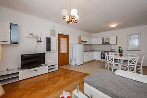 A1 - apt w. the sea View, two Terraces and Garden