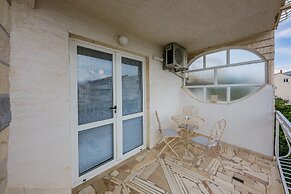 A1 - apt w. the sea View, two Terraces and Garden